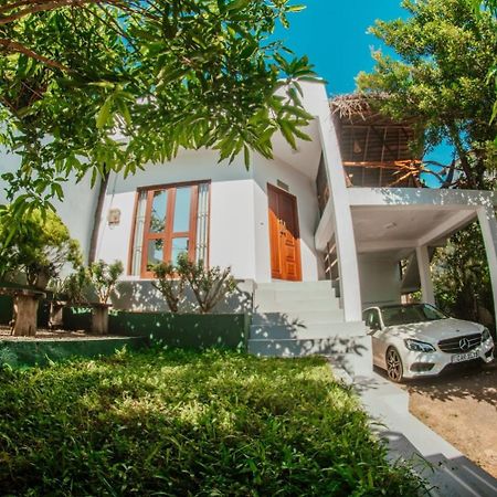 Blue Berry Villa Hikkaduwa Extérieur photo