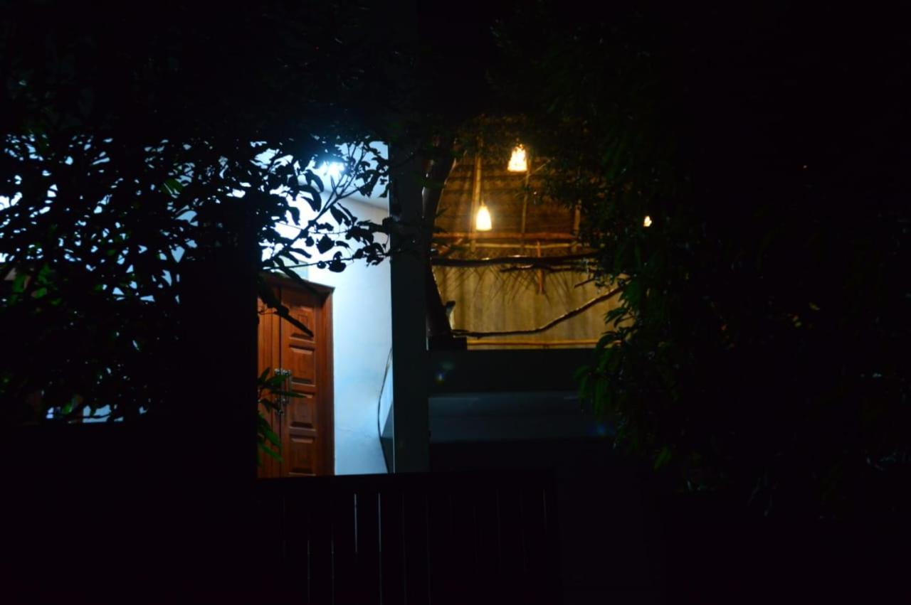 Blue Berry Villa Hikkaduwa Extérieur photo