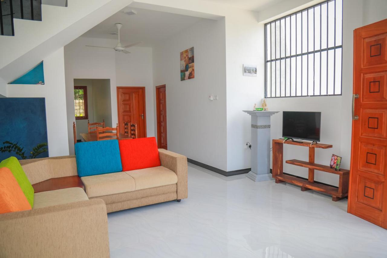Blue Berry Villa Hikkaduwa Extérieur photo